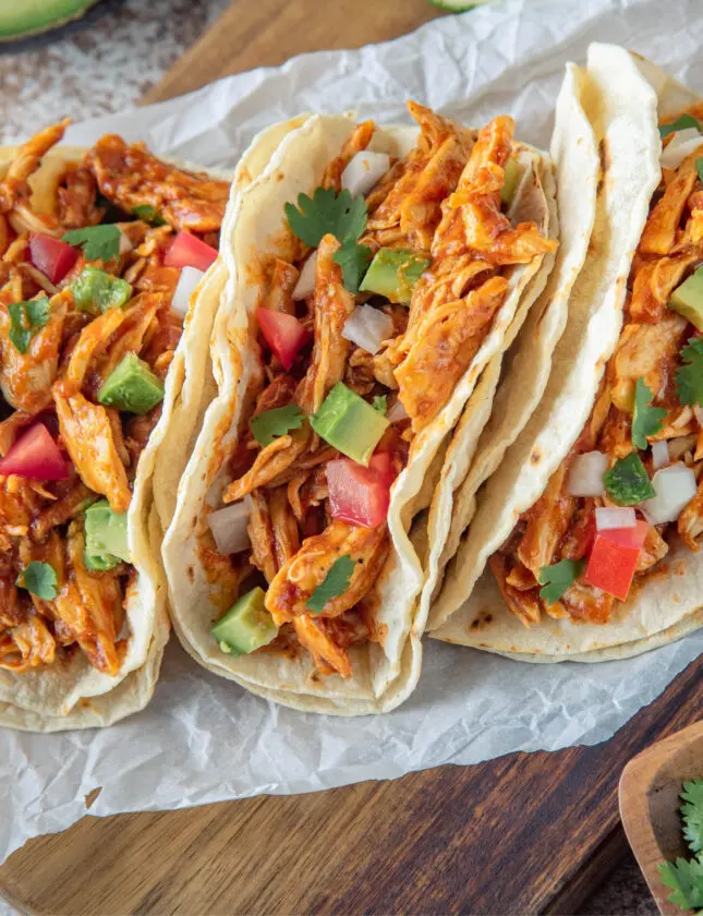 Tacos de pollo con cilantro y limón